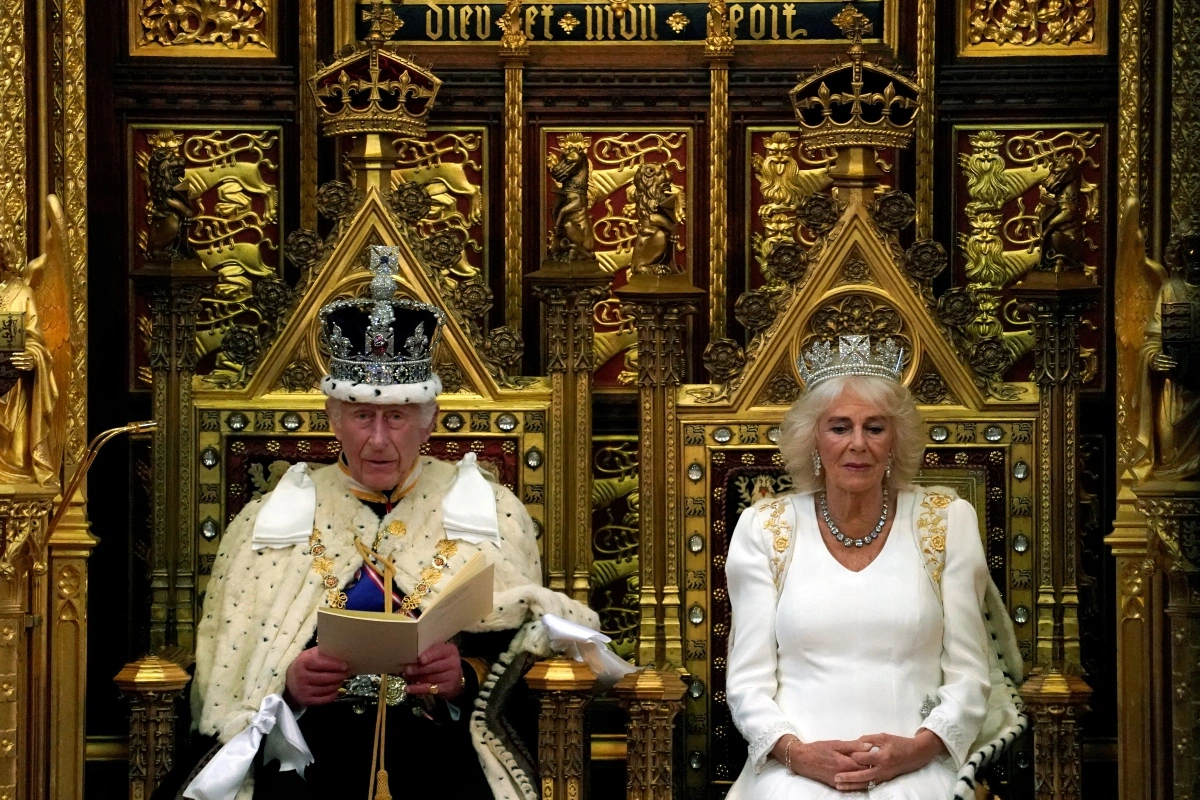 Βασιλιάς Κάρολος: Παρουσίασε το πρόγραμμα της νέα κυβέρνησης – «Θα διορθώσουμε τις σχέσεις μας με τους Ευρωπαίους εταίρους»