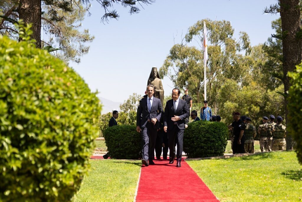 Κύπρος: Στη Μεγαλόνησο σήμερα ο Μητσοτάκης για τα 50 χρόνια από τον Αττίλα – Προκαλεί με νέα φιέστα ο Ερντογάν [βίντεο]