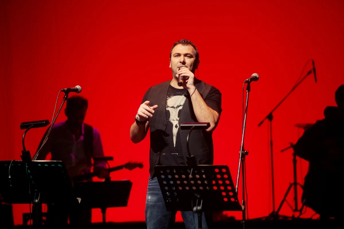 Αντώνης Ρέμος: Η επίσημη απάντηση του τραγουδιστή για την περίπτωση φοροδιαφυγής - «Καταβάλω τεράστια ποσά, από τις συναυλίες μου ζουν δεκάδες εργαζόμενοι»
