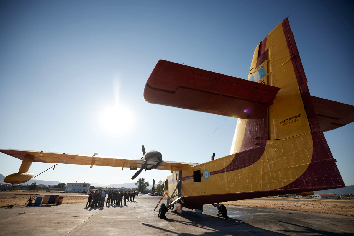 Στην βάση των Canadair στην Ελευσίνα o Μητσοτάκης