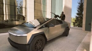 Ο Καντίροφ έβαλε πολυβόλο σε ένα Tesla Cybertruck