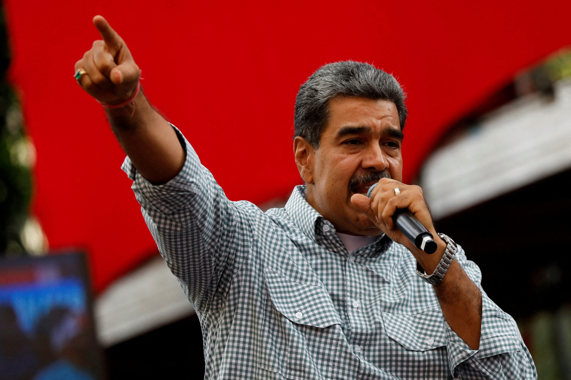 Maduro Unveils Holiday Spirit in October for Venezuela