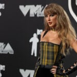 Η Τέιλορ Σουίφτ κατέρριψε το ρεκόρ των MTV Video Music Awards που είχε η Beyoncé