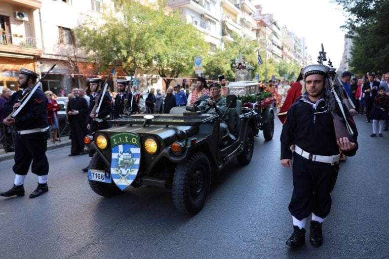 Θεσσαλονίκη: Με λαμπρότητα και κατάνυξη η λιτανεία για τον Πολιούχο Άγιο Δημήτριο