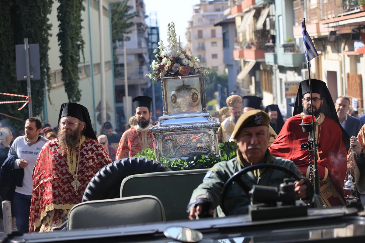 Θεσσαλονίκη: Με λαμπρότητα και κατάνυξη η λιτανεία για τον Πολιούχο Άγιο Δημήτριο