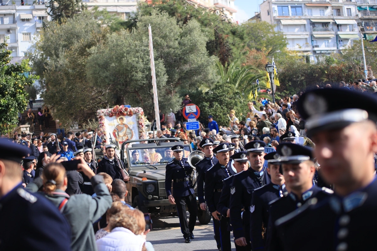 Θεσσαλονίκη: Με λαμπρότητα και κατάνυξη η λιτανεία για τον Πολιούχο Άγιο Δημήτριο