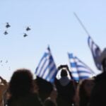 28η Οκτωβρίου: Εντυπωσιακές εικόνες από τη στρατιωτική παρέλαση – Άρματα μάχης, μαχητικά και ελικόπτερα