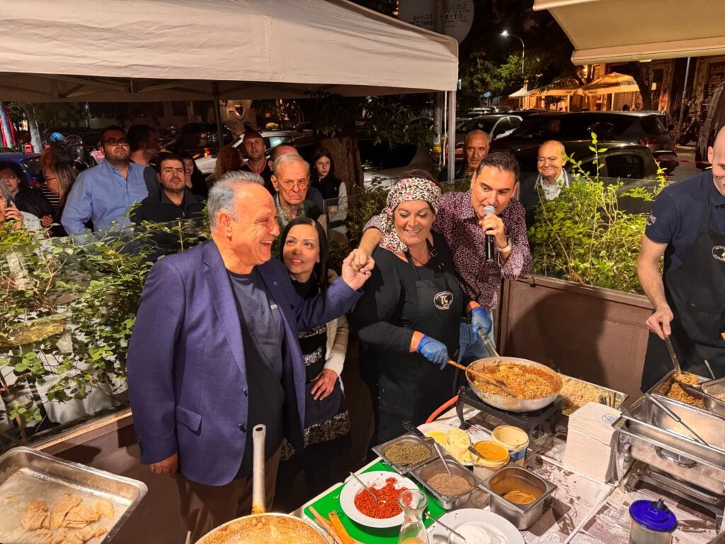 Πατσάς πλέον και σε σουβλάκι ή σε σάντουιτς με χούμους