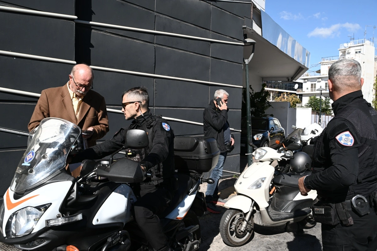 Σφράγισμα κλαμπ στη Λεωφόρο Βουλιαγμένης από τον δήμο Αθηναίων