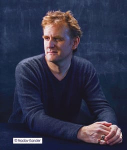 NICK HARKAWAY στον ΕΤ: «Ο Ψυχρός Πόλεμος είναι δυστυχώς επίκαιρος»