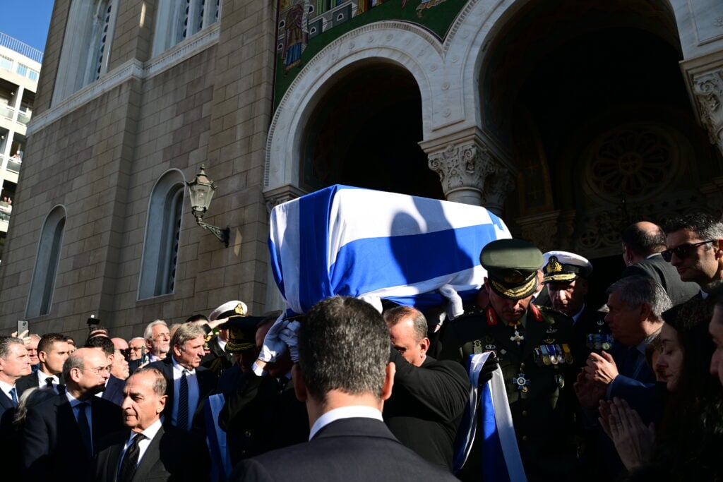 Κώστας Σημίτης: Live η πομπή προς το Ά Νεκροταφείο