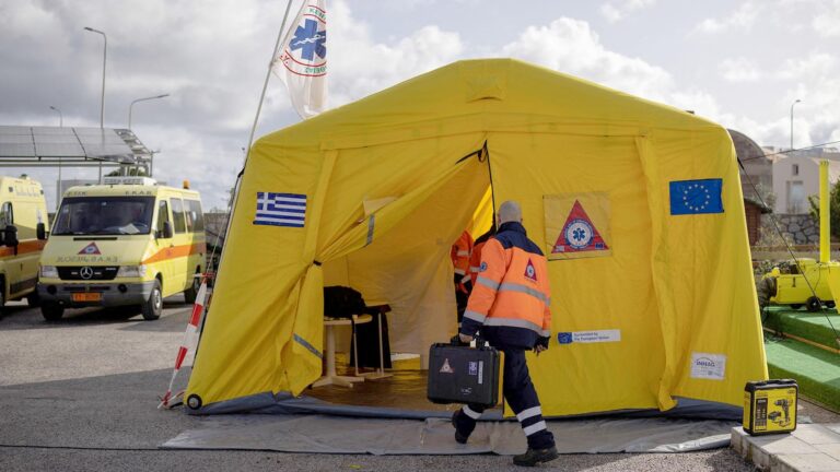 Σεισμοί στις Κυκλάδες: «Το ρήγμα αντιστέκεται στο να σπάσει, νομίζω θα ανέβουν τα μεγέθη» λέει ο Παπαδόπουλος