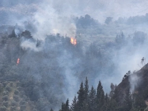 Χανιά: Περιορίστηκε το μέτωπο της φωτιάς στον Κάβρο Αποκορώνου