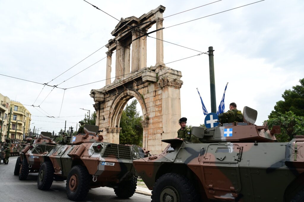 25η Μαρτίου: Δείτε live τη στρατιωτική παρέλαση στο Σύνταγμα