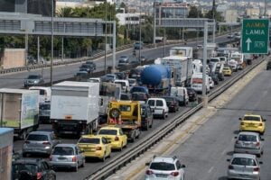 Κίνηση: Μεγάλες καθυστερήσεις σε Κηφισό και Λεωφόρο Κηφισίας - Ίδια κατάσταση και στην Αττική Οδό [ΧΑΡΤΗΣ]