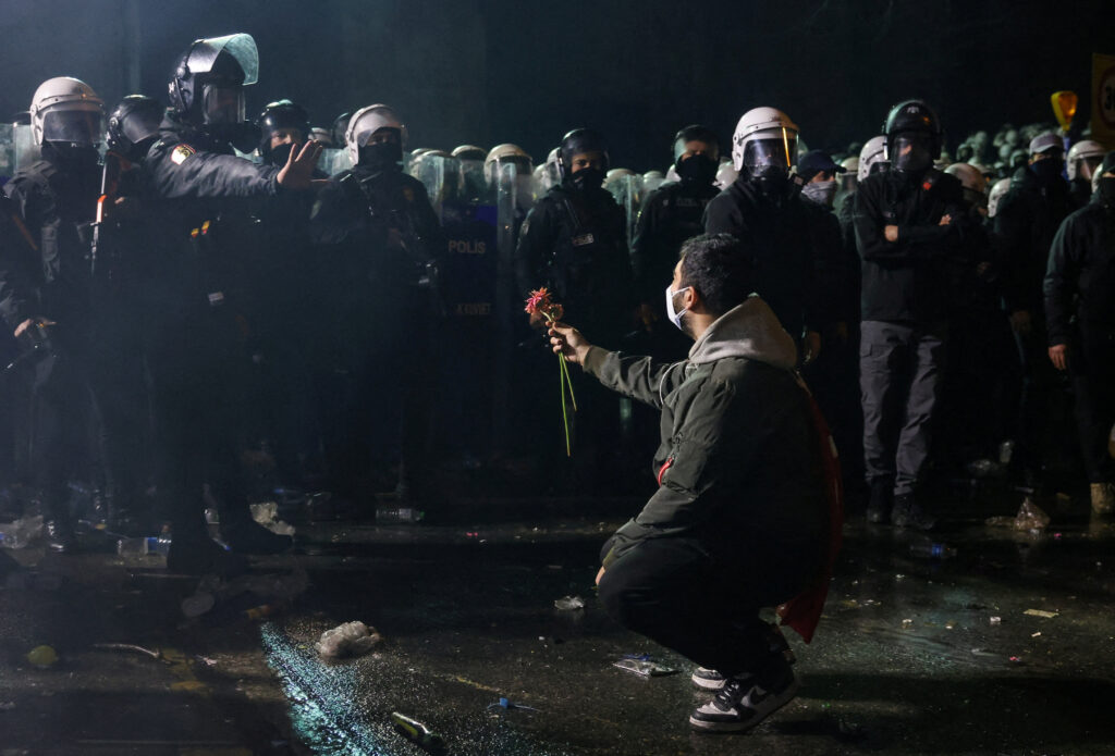 Τουρκία: Κάλεσμα για δημοκρατική επανάσταση από τον Ιμάμογλου