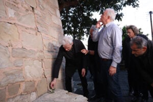 Βούτες: Συναγερμός από τον Λέκκα - Να φύγουν από τα σπίτια τους όσοι δουν ρωγμές - Ισχυρή σύσταση στους κατοίκους
