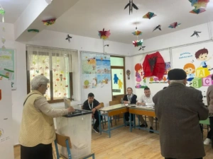 Εκλογές στην Αλβανία: Χαμηλή η συμμετοχή - Επεισόδια και καταγγελίες