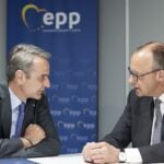 Σε εξέλιξη η συνάντηση Μητσοτάκη-Μερτς στο Βερολίνο