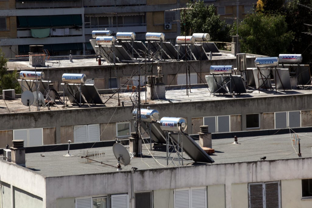 Επιδότηση σε όλους για θερμοσίφωνες και αντλίες - Πως θα δοθεί